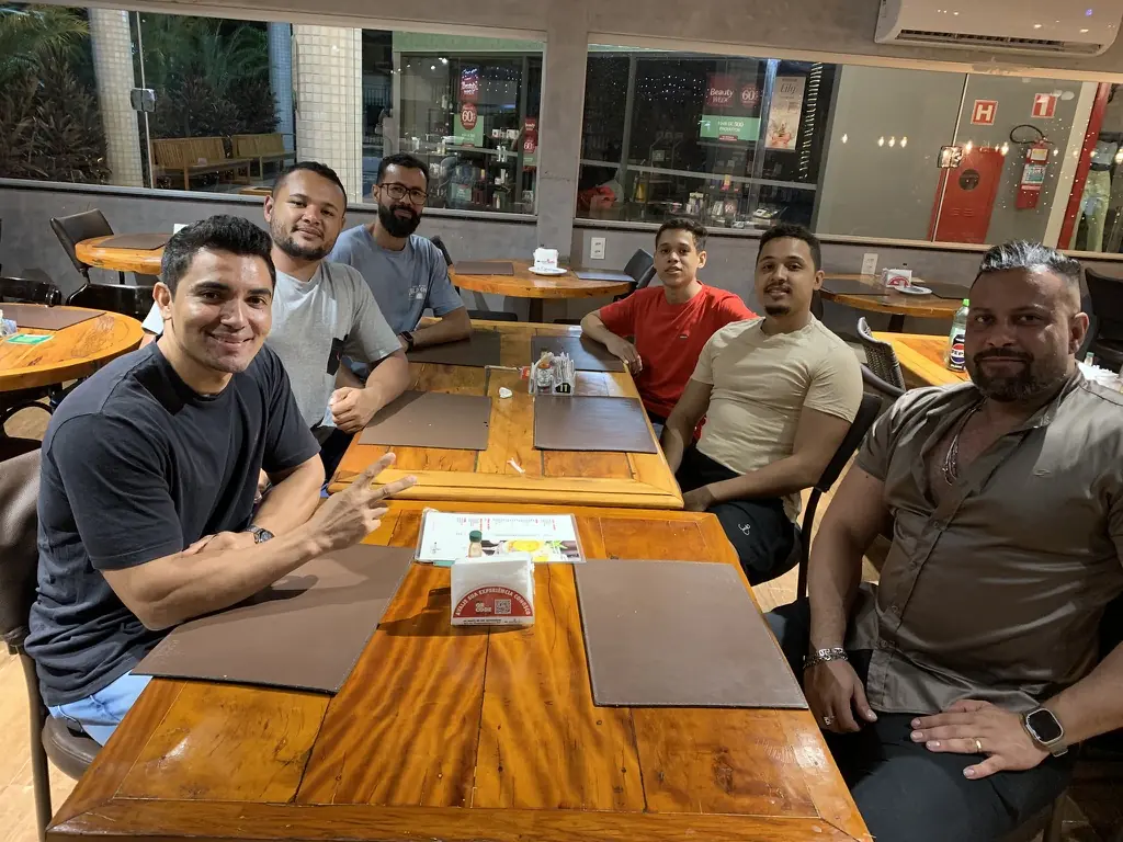 Equipe VICTALL reunida em confraternização